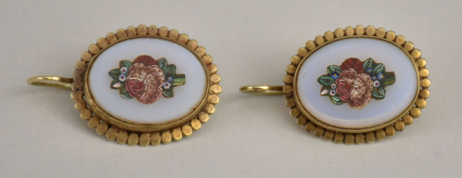 14K Yellow Gold Earrings. Weight 12.3 grams Size 1.25": 14K Yellow Gold Earrings. Weight 12.3 grams Size 1.25"