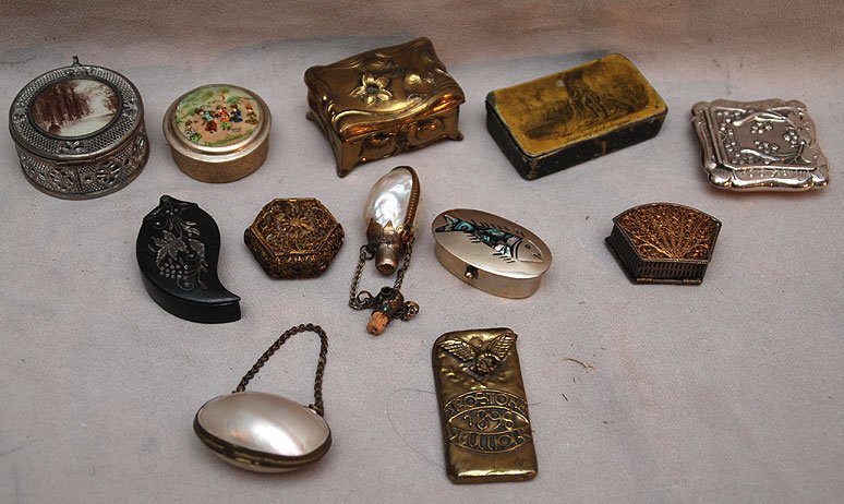 Bag lot of 11 miniature boxes and pill boxes, meta: Bag lot of 11 miniature boxes and pill boxes, metal, silver plate and mother of pearl, assorted sizes