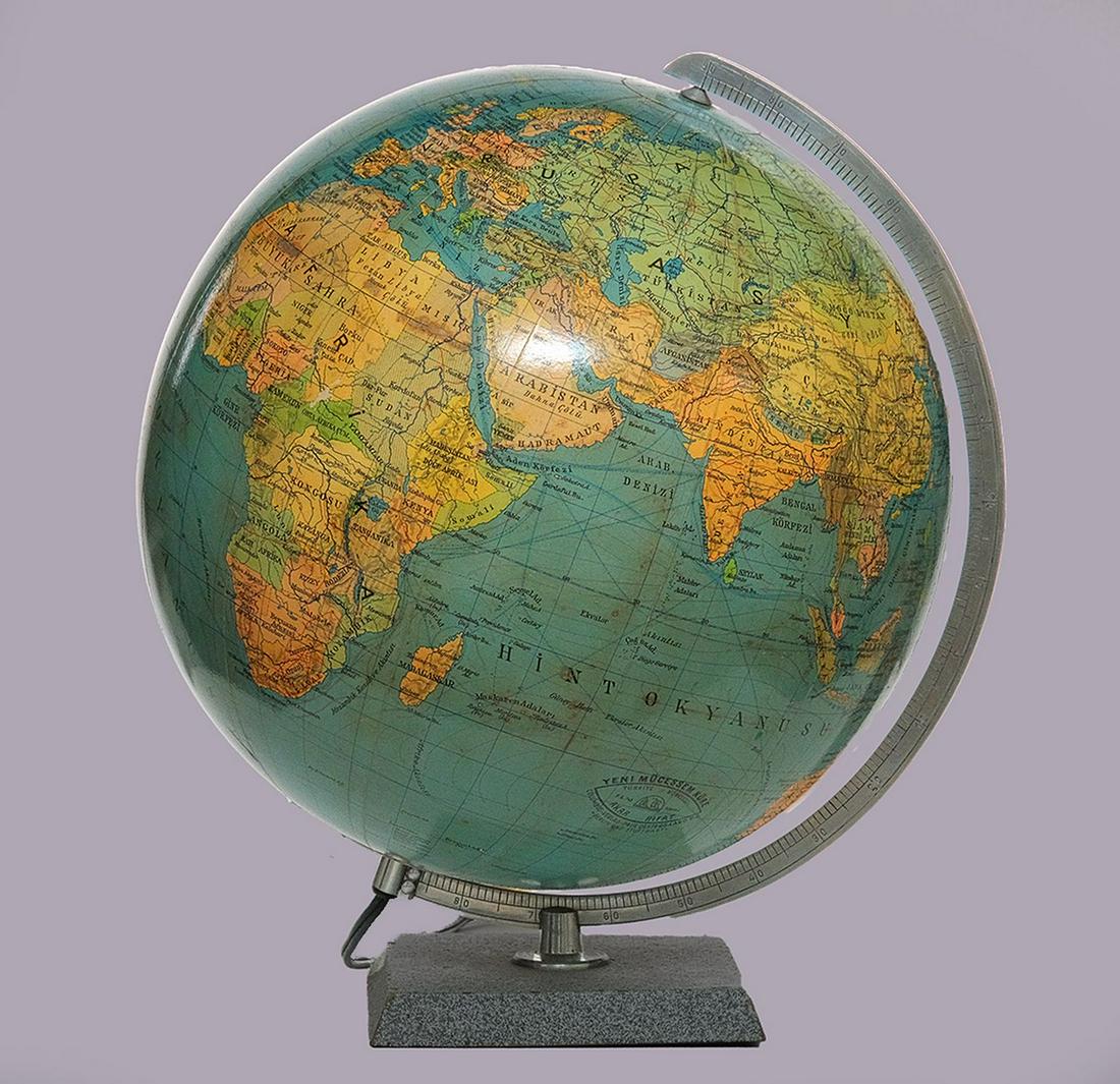 Vintage Turkish Illuminated Glass Globe - C. Mid-20th Century. A vintage illuminated globe, covered (1 of 8)