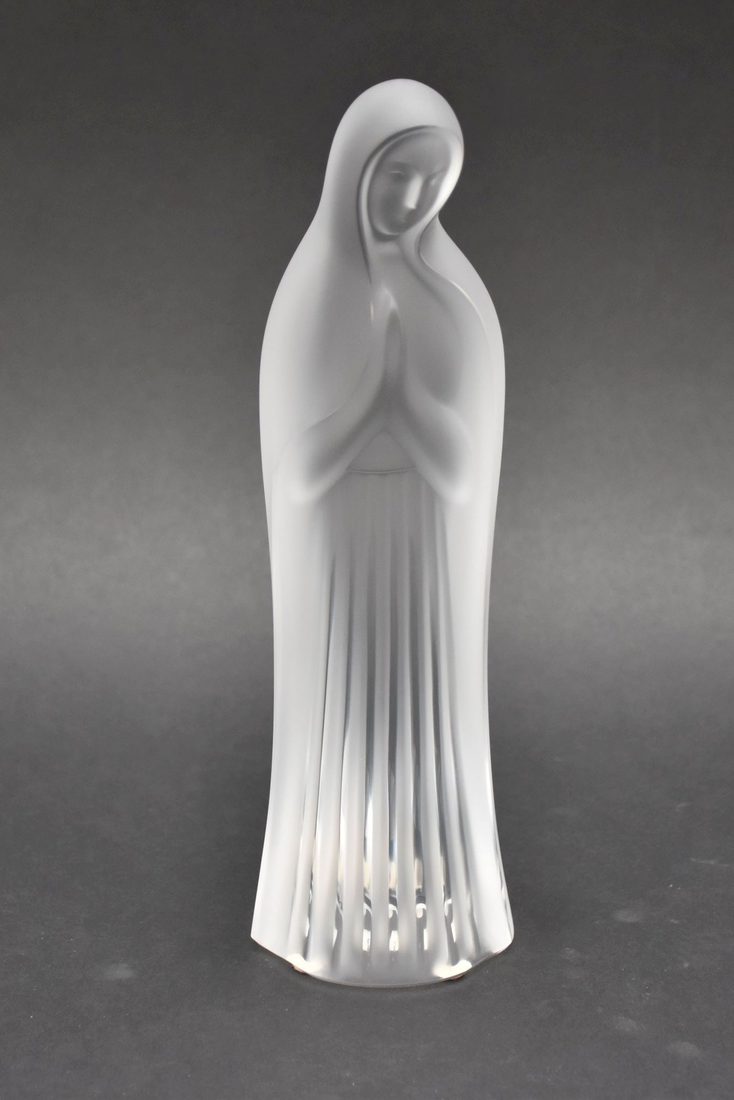 Lalique Crystal Madonna Figurine. This exquisite Madonna is so typical of Lalique. A sensitive (1 of 4)