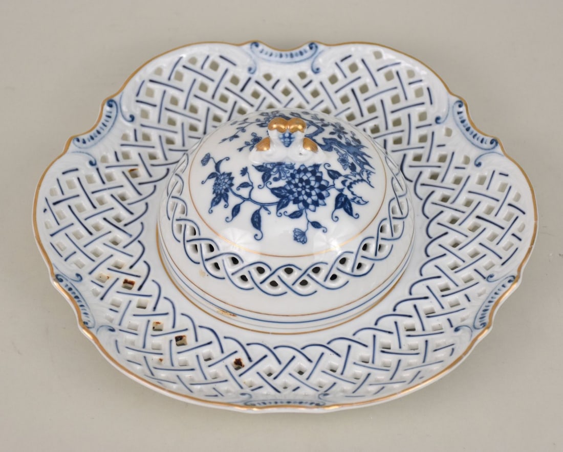 2 Pc. Reticulated Blue & White Serving Pc.  With Lid, 10"dia (1 of 5)