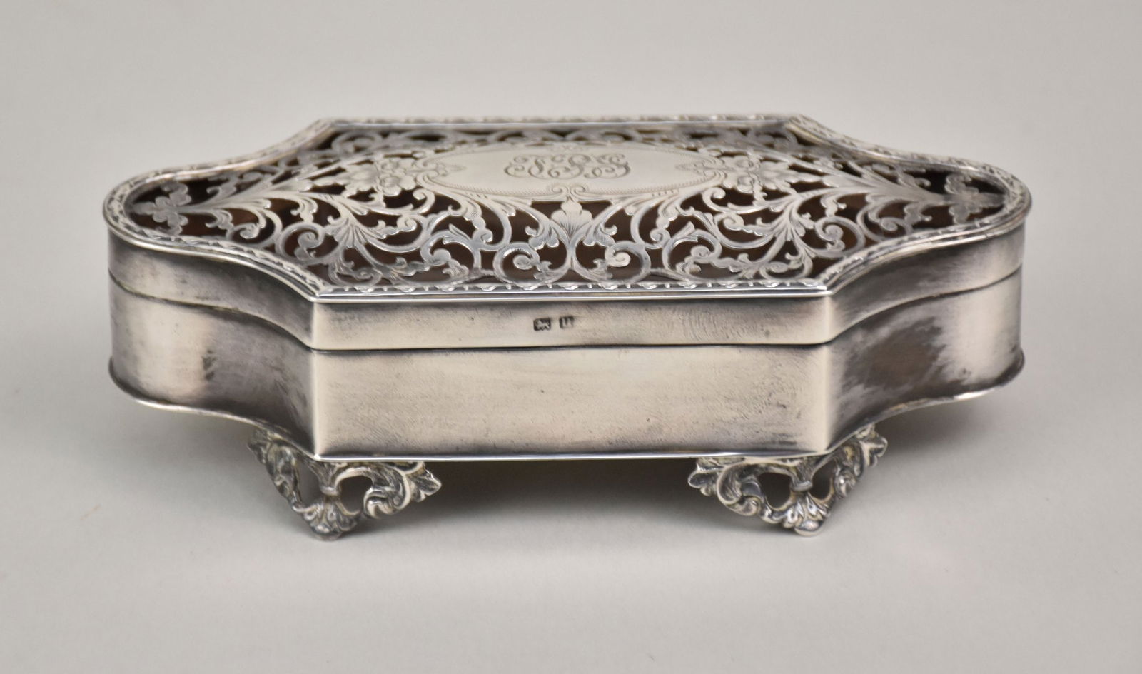English Silver dresser box with reticulated top. Hallmarks. 5.75 ozt. 6L x 2-1/2w x 1-3/4 tall- (1 of 6)
