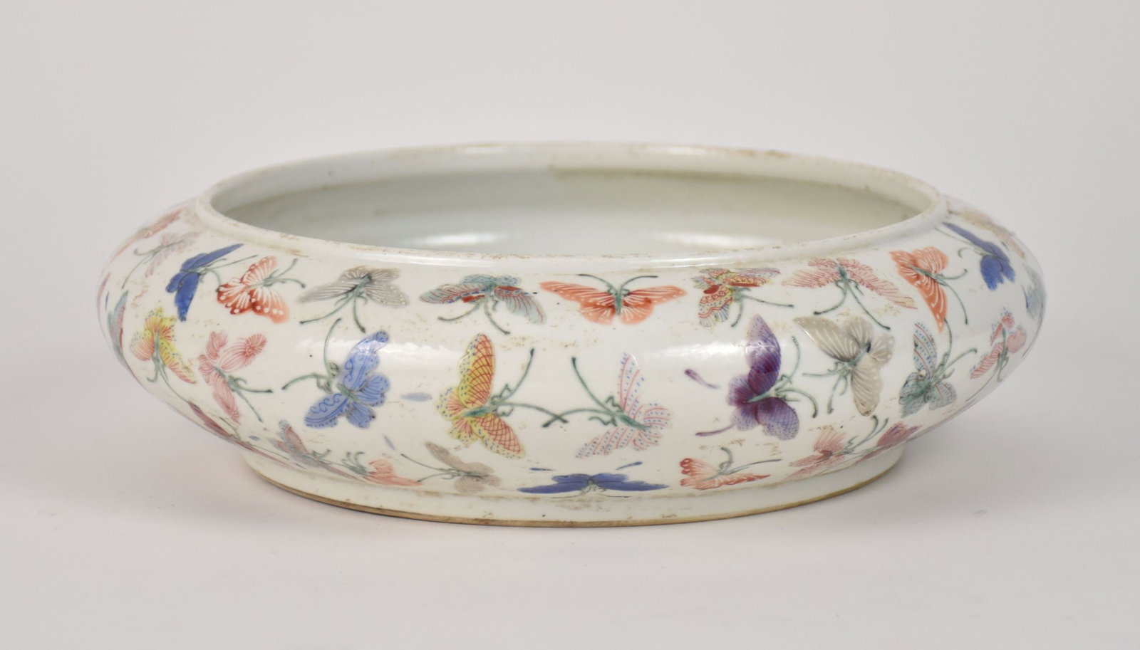 Chinese Famille Rose Porcelain Washer Bowl, Butterflies - A porcelain brush wash bowl decorated with (1 of 4)