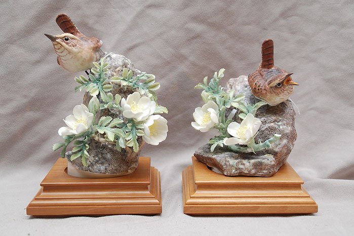 Pair of Royal Worcester Wren bookends (chips on bo: Pair of Royal Worcester Wren bookends (chips on both)