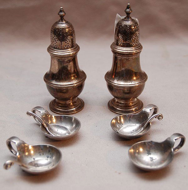 9pcs sterling, incl; pair Tiffany salt & pepper sh: 9pcs sterling, incl; pair Tiffany salt & pepper shakers, 4 Georg Jensen open salt cellars with 3 matching salt spoons (some pitted)