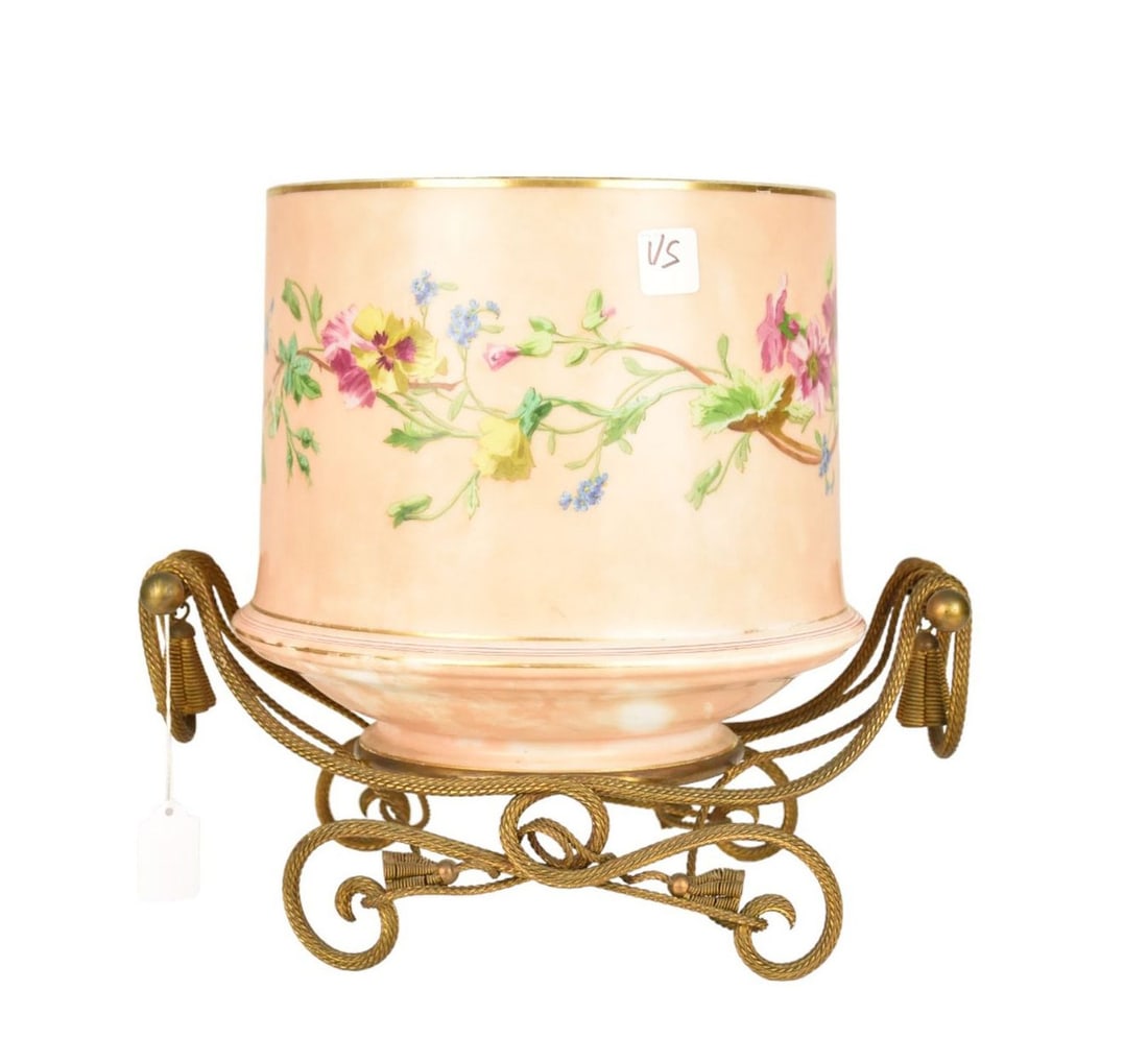 Jardinière of peach colored glass decorated with a garland of polychrome summer flowers and mounted (1 of 8)