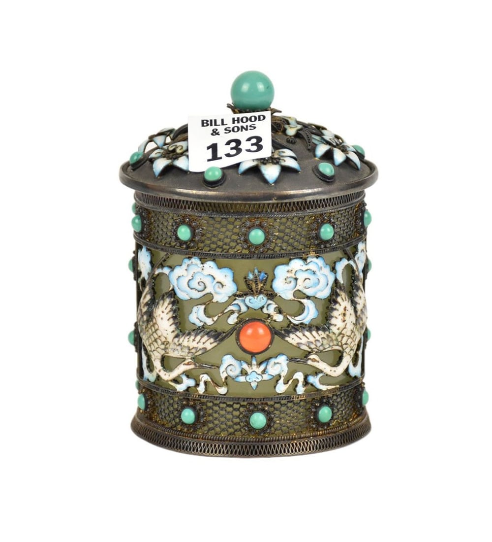 Chinese enamel Small cylindrical jar of jade with cover decorated with an openwork gilded setting (1 of 7)