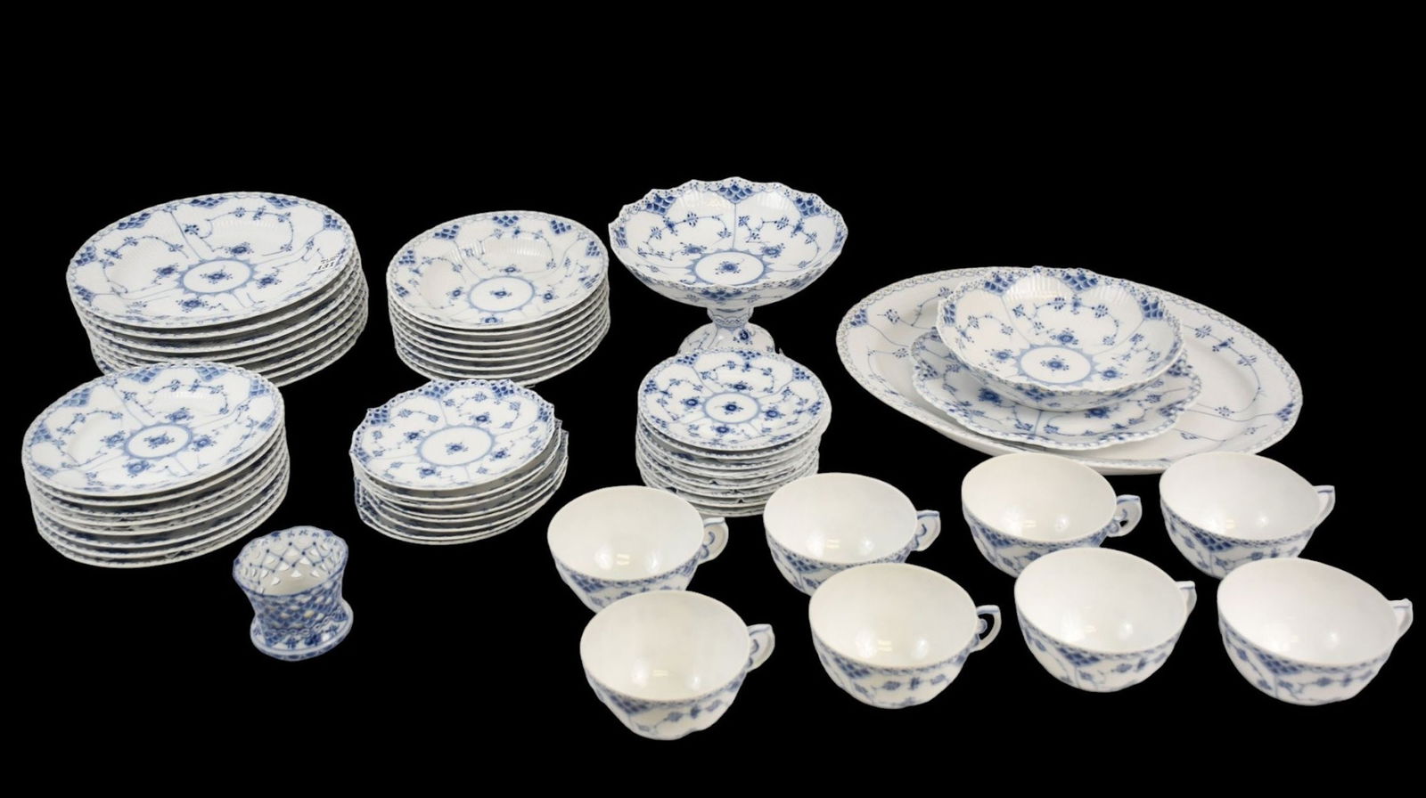 Royal Copenhagen China Set, incl; 8 Dinner Plates (10"dia #1084), 8 Bowls (#1170), 8 Plates (7 (1 of 7)