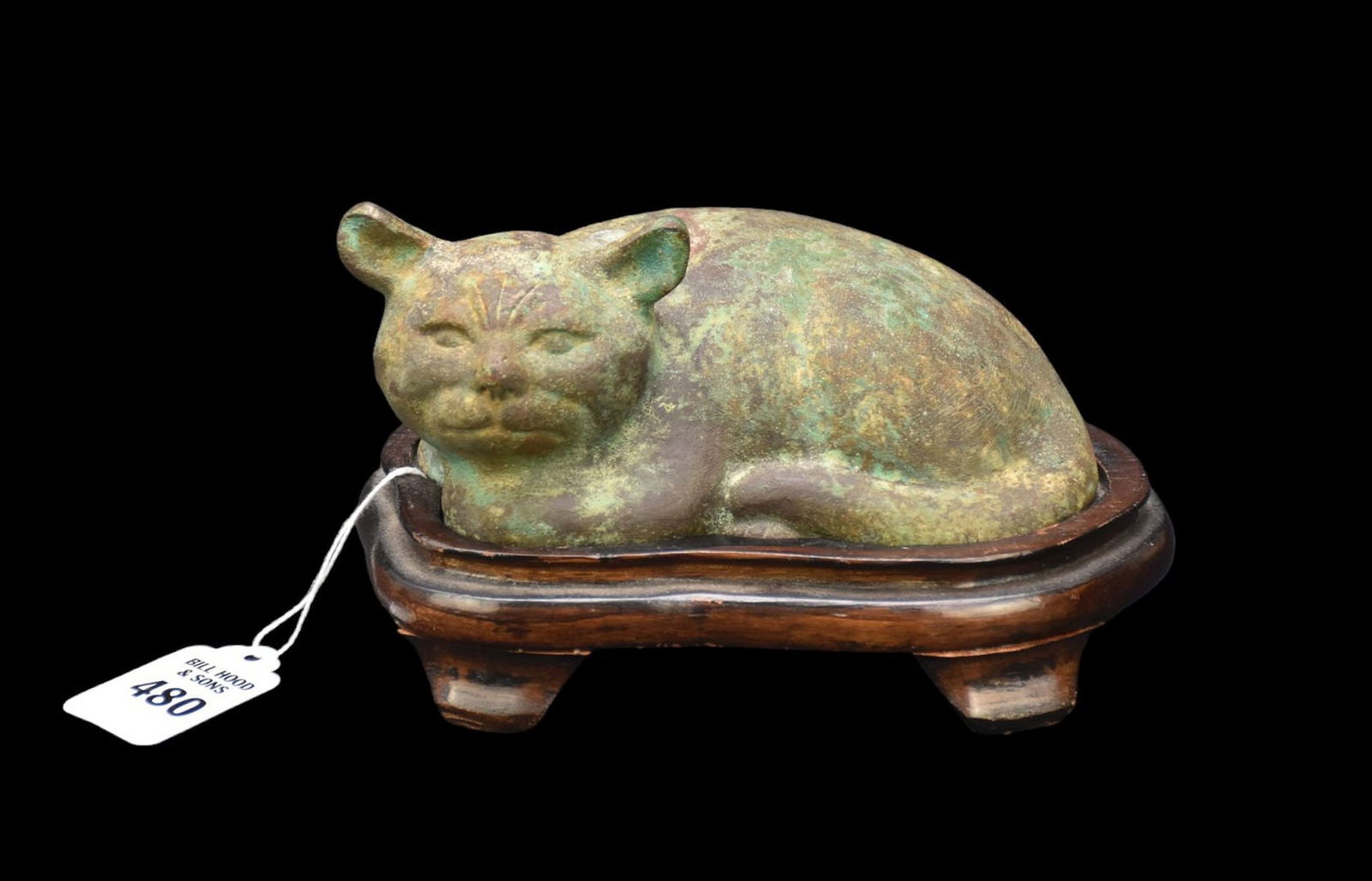 Chinese Bronze Han-Style Figure of a Cat - A Chinese bronze figure of a cat, cast in a recumbant (1 of 6)