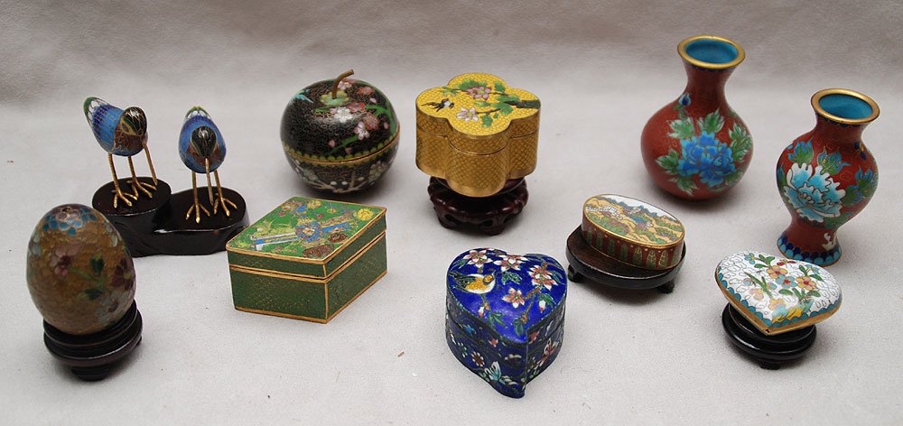 11 miniature pieces of cloissone, incl; 2 birds, : 11 miniature pieces of cloissone, incl; 2 birds, 2 boxes, 2 vases and 1 egg