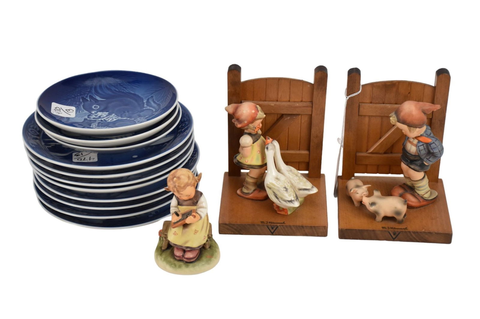 11 Royal Copenhagen Christmas 1970's Plates (7 1/4"dia), 3 Small Plates (5 5/8"dia), Pair Hummel (1 of 13)