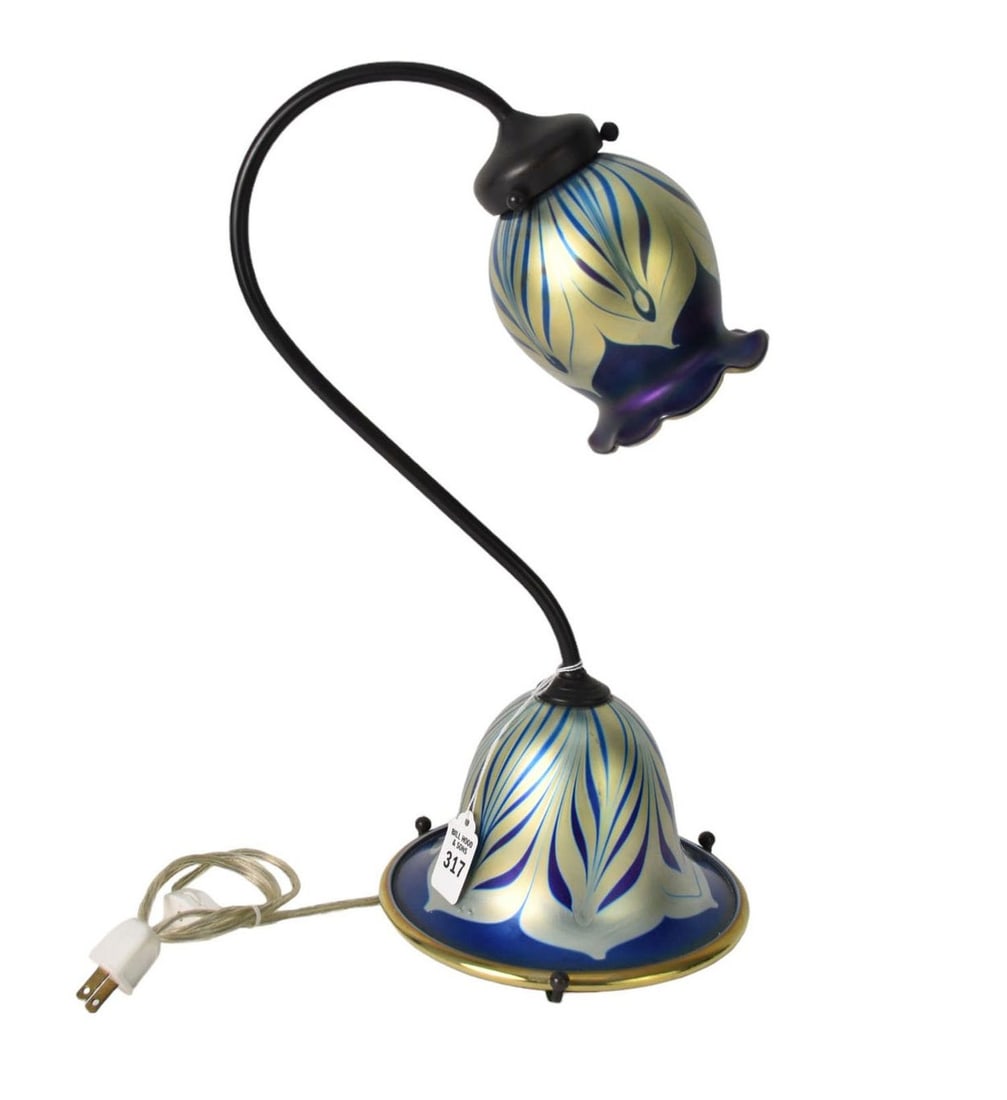 Carl Radke for Phoenix Studios Art Glass Tulip Lamp - An iridescent pulled feather art glass lamp, (1 of 4)