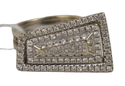 18K White Gold Diamond Ring. Size 7 Wt. 13.8 grams