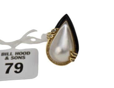 18K Yellow Gold Pearl Diamond Ring.  Size . 3/4 wt. 9.9 grams