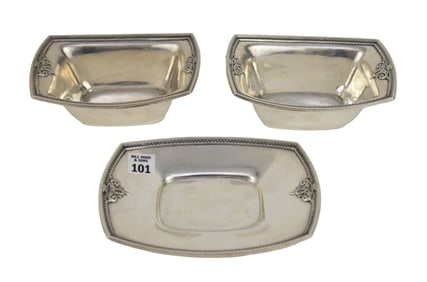 International TRIANON Sterling Silver (2) Sauce Boats & Underplate - Group of sterling silver table