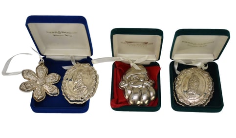 Reed & Barton Sterling Christmas Ornaments, Francis 1st edition snowflake 3" , 1999 Annual Nativity