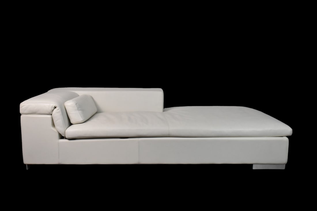 Bruno Rainaldi (Italian, b. 1952) Leather Chaise Lounge Chair, 25"H x 90"W x 39.5"D: Bruno Rainaldi (Italian, b. 1952) Leather Chaise Lounge Chair, 25"H x 90"W x 39.5"D