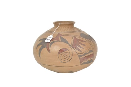 Vintage Mata Ortiz Artist Signed Pottery Pot - A large Mata Ortiz Casa Grande ceramic olla pot,