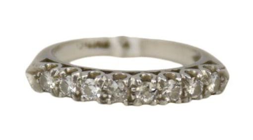 Vintage Platinum Diamond Ring. Size 5 Wt 3.7 grams