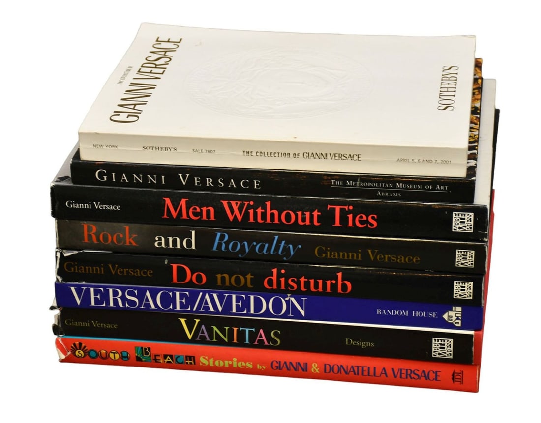 8 Versace Illustrated Books: 8 Versace Illustrated Books