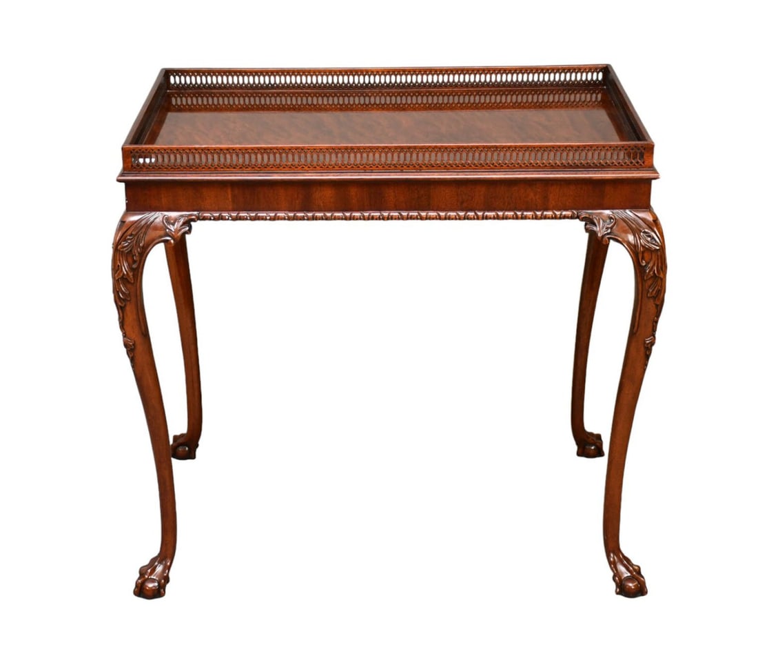 Karges Occasional Mahogany Table, 20th c, Karges Label, 51149, 30"h x 31"w x 21"d: Karges Occasional Mahogany Table, 20th c, Karges Label, 51149, 30"h x 31"w x 21"d