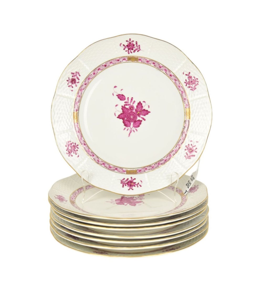 Eight Herend Porcelain Dinner Plates, Raspberry Chinese Bouquet - Herend Hungary, porcelain, Chinese (1 of 4)