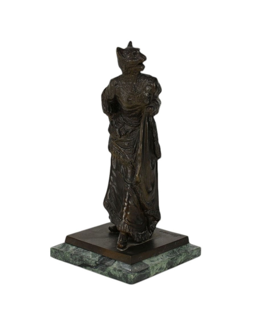 Signed Antique Bronze Figure of a Cat Woman - A patinated bronze figure of a standing (1 of 6)