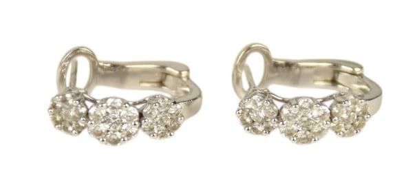 14K white Gold Flower Diamond Earrings. 3/4" wt. 5.2 grams