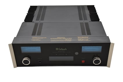 McIntosh MA5200 Integrated Amplifier - A McIntosh MA5200 2-Channel Solid State Integrated Amplifier.