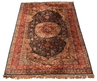 Persian Oriental Rug / Carpet. 6 x 8.10 feet