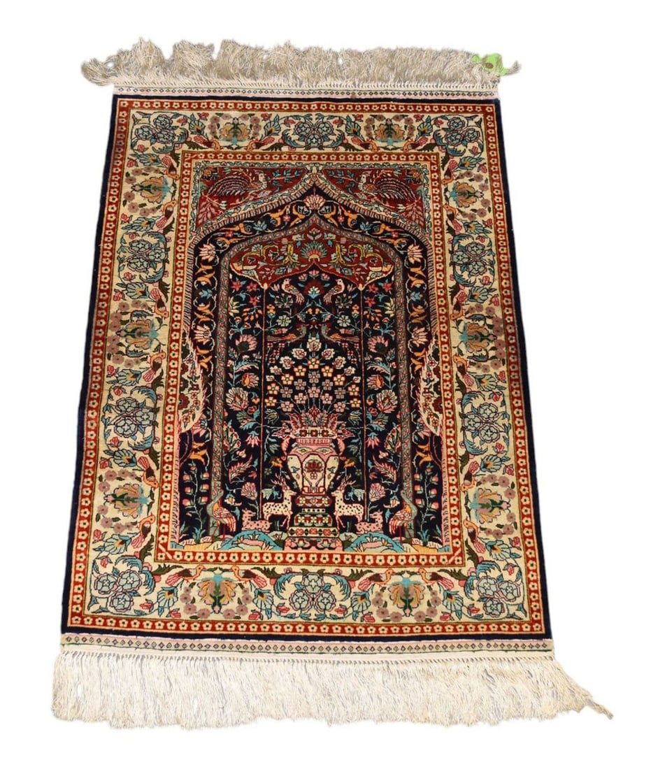 Small Silk (tight Weave)  Oriental Prayer Rug / Carpet.   2 x 3 feet (1 of 5)