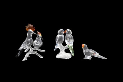 3 Swarovski crystal bird figurines. Pr. Parrots 2 x 3-1/4 in. 2 bird figure- 4 x 3.5 inches. Single