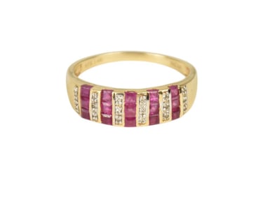 14K yellow Gold Ruby Diamond Ring. Size 10 wt. 3.2 grams