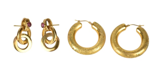 18K Yellow Gold Earrings Lot.  18K Hoop earrings 1.25" and 18K Link earrings 1.25" wt. 19.3  grams.