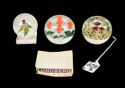 Three Steven Lundberg & Daniel Salazar Paperweights - Three Art Glass paperweights by Lundberg