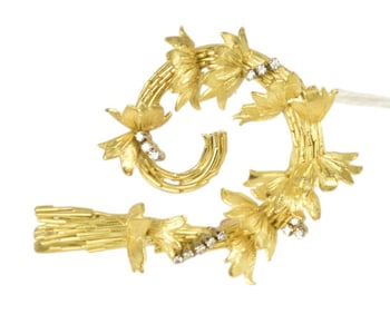 18K Yellow Gold Leaf Diamond Brooch. Stamped XA Italy Size 2" x 1.5" wt. 21.7 Grams