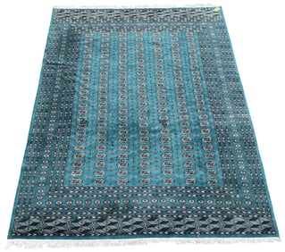 Large Green Bokhara Oriental Rug / Carpet. 9 x 10.10 feet