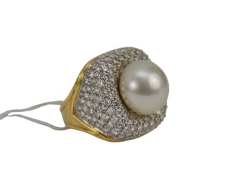 18K yellow Gold Diamond Pearl Ring. Approx 7 tcw of diamonds SI2 -I1 F-H with South Sea Pearl.