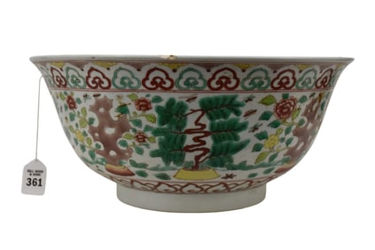 Large Chinese Famille Verte Porcelain Bowl, Jiajing Mark - A large deep porcelain bowl with a wide