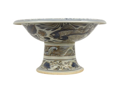 Large Blue & White Porcelain Pedestal Bowl, Fish Motif - A large Chinese porcelain bowl on a raised