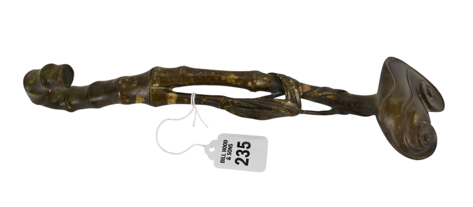 Chinese Bronze Ruyi Scepter - A patinated bronze ruyi scepter with bamboo shaped handle. The verso (1 of 6)