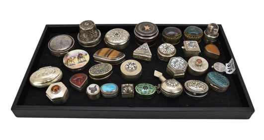 28 Assorted Mostly "800" Pill Boxes, Smallest 1"w - Largest 2"w, 26 ozt