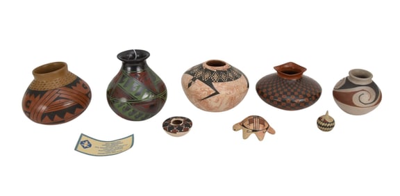 Group Polychrome Mata Ortiz Casa Grandes Pottery - Mexico. 20th Century. A collection of eight