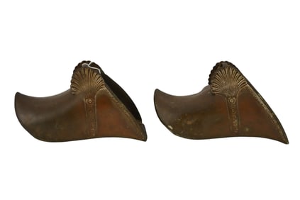 Pair Bronze Spanish Colonial Stirrups, C. 19th Century, Peru - A pair of patinated bronze/copper