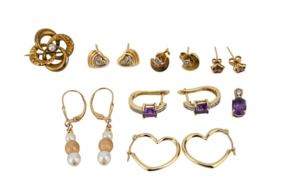 10K - 14K Yellow Gold Earring Lot. 14K gold wt. 7.75 grams and 10K gold wt. 5.8 grams. Amethyst