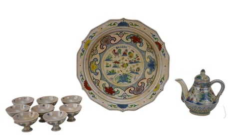 Chinese Doucai Porcelain Tea Set, Chenghua Marks - A Chinese porcelain ten piece tea set. Doucai