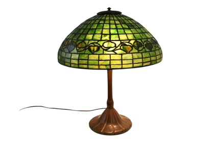 Tiffany Studios, Lummis Table Lamp, 'Acorn' Shade - Patinated bronze Tiffany Studios table lamp