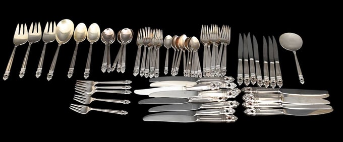 Royal Danish Sterling Silver Flatware Set by International Silver.  Consisting of: 14 dinner knifes-