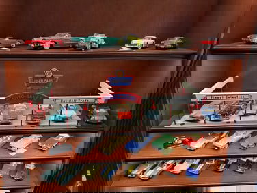 Estate Model car lot, most Franklin Mint, 60+ cars