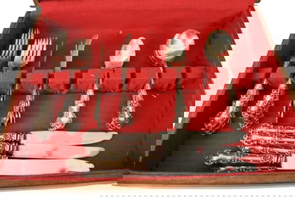 Wallace Sterling Flatware Set, Meadow Rose Pattern, 1907, incl; 5 Dinner Knives (8 3/4"L), 6 Dinner